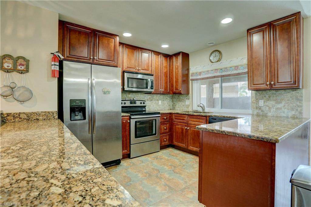 2445 25th St - Photo 1