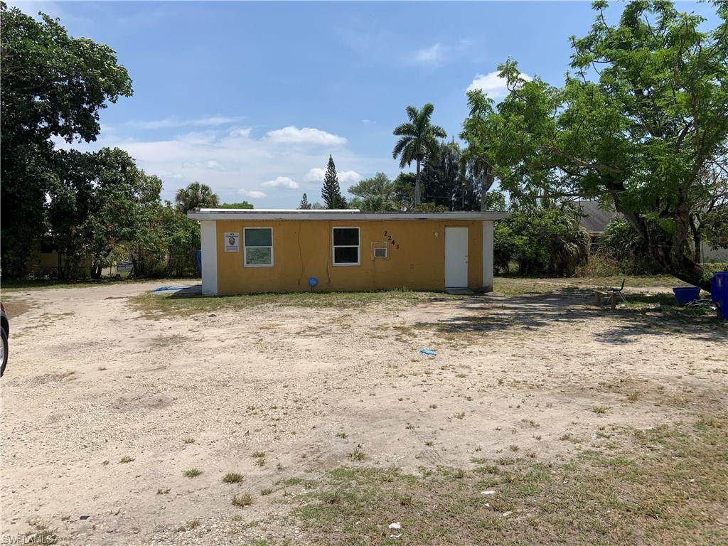 2243 Henderson Ave - Photo 1