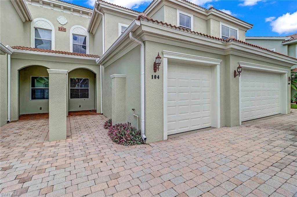 1435 Mariposa Cir - Photo 1
