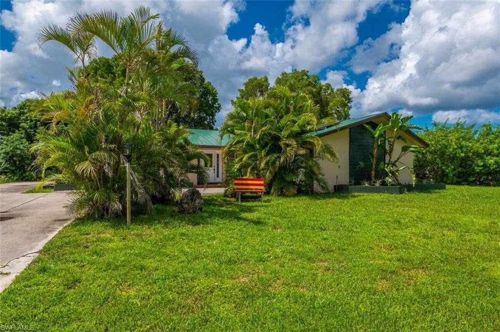4920 Molokai Dr - Photo 1