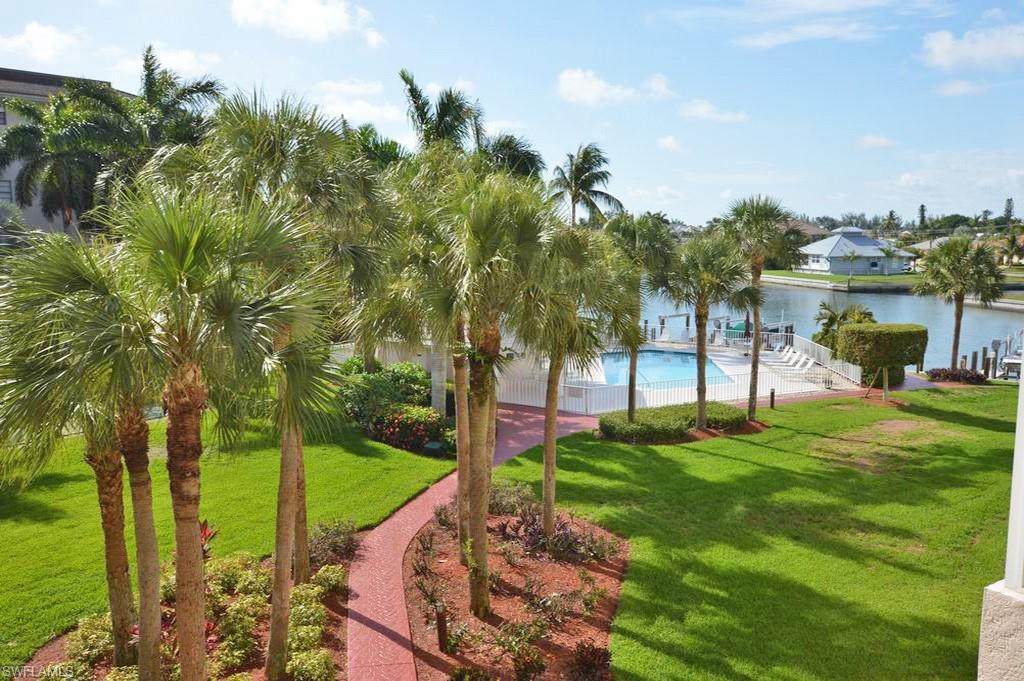 270 Collier Blvd - Photo 1
