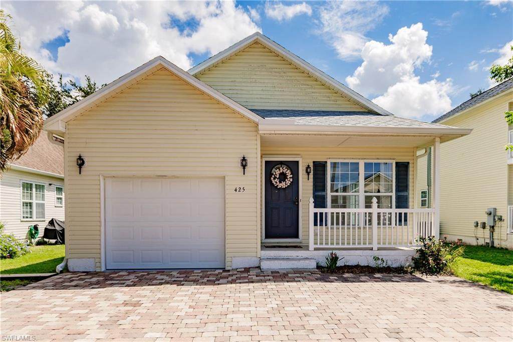 425 Leawood Cir - Photo 1
