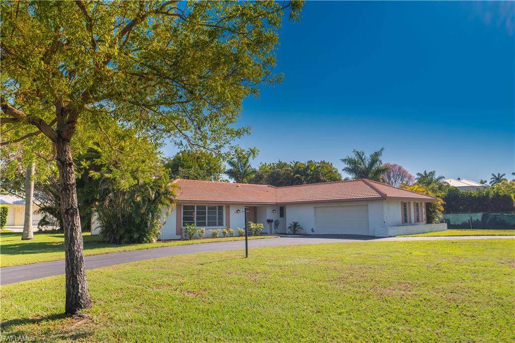 580 13th Ave - Photo 1