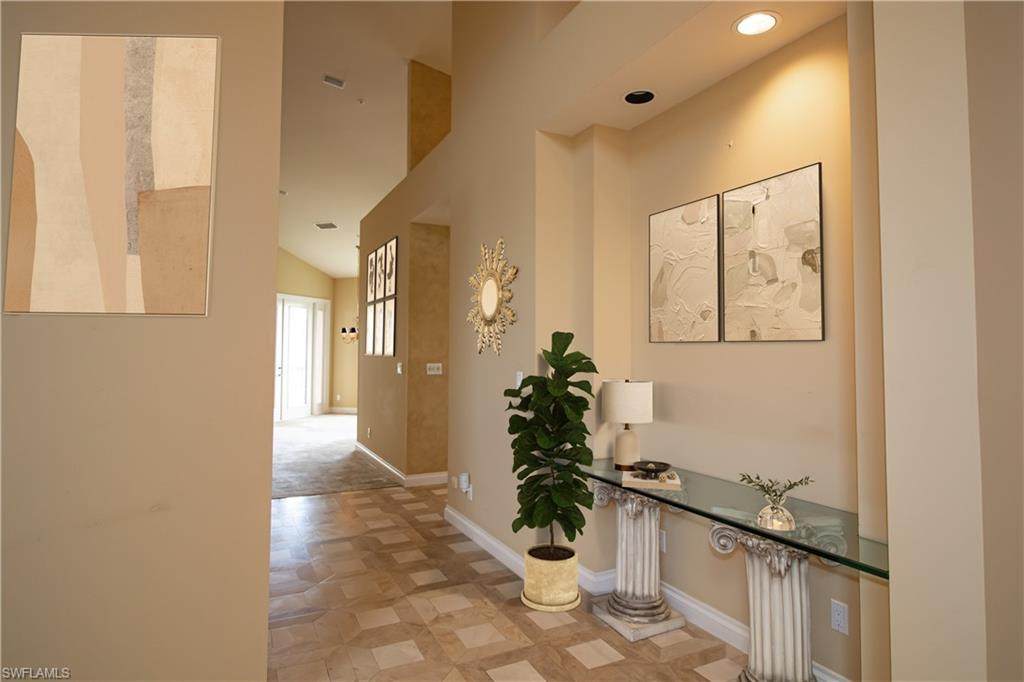 164 Colonade Cir - Photo 1