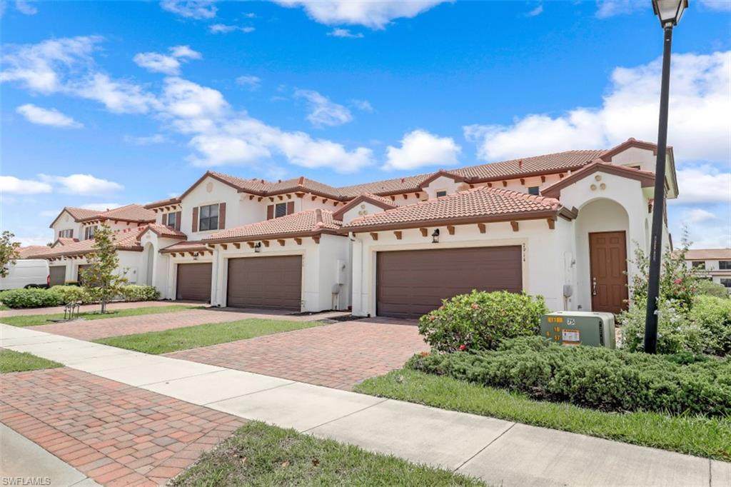7914 Bristol Cir - Photo 1