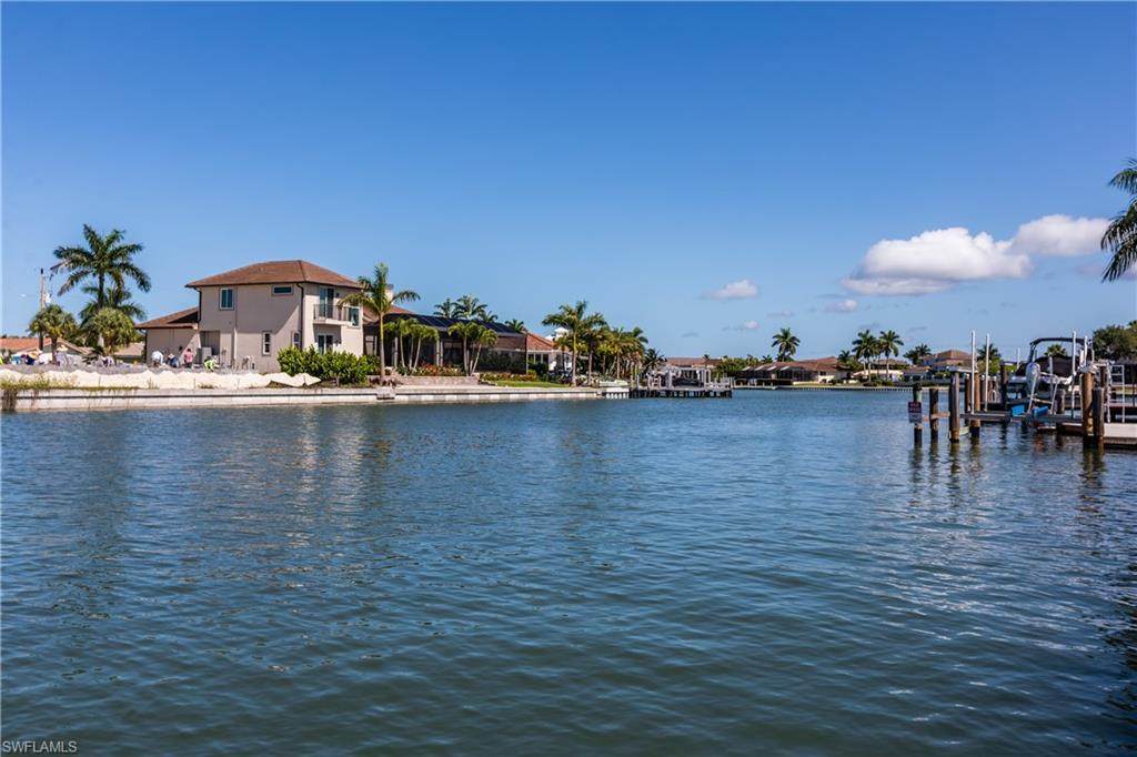 372 Rookery Ct - Photo 1