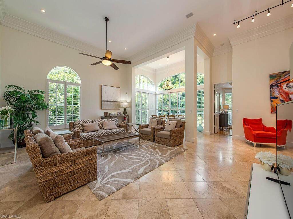 1560 Clermont Dr - Photo 1
