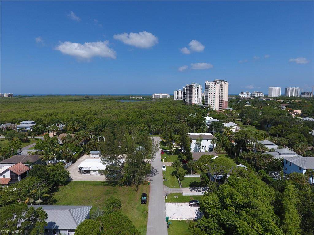 746 Park Ave - Photo 1