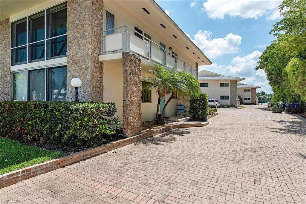 2500 Gulf Shore Blvd - Photo 1