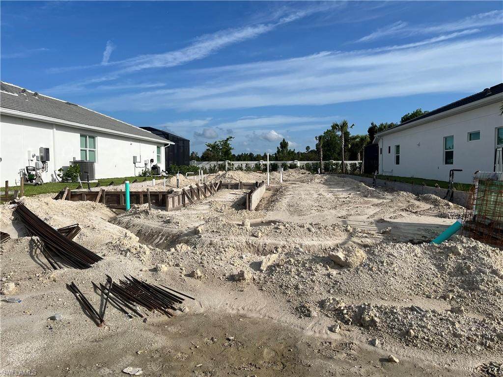 9276 Cayman Dr - Photo 1