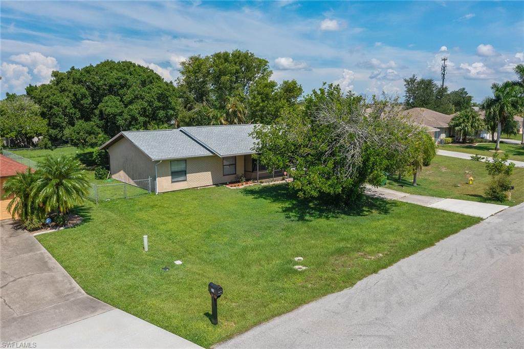 218 10th Pl - Photo 1