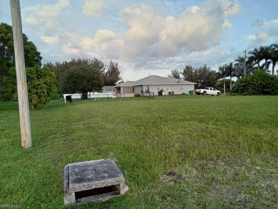 3007 10th St - Photo 1