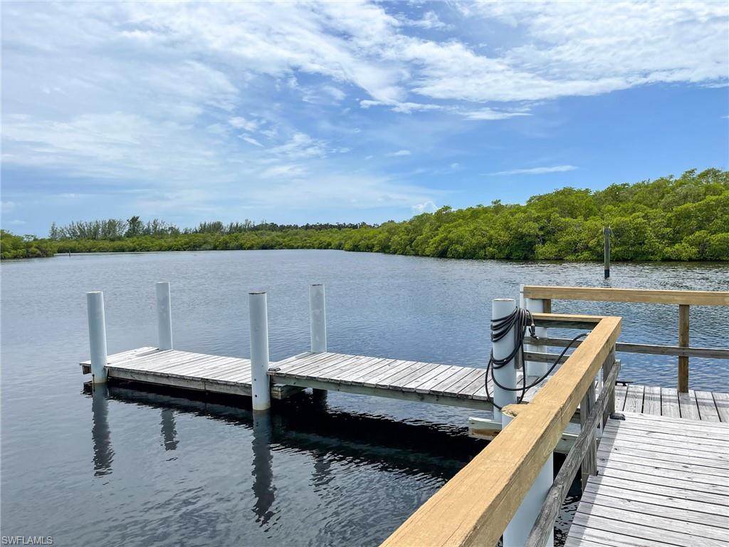 4721 Tahiti Dr - Photo 1