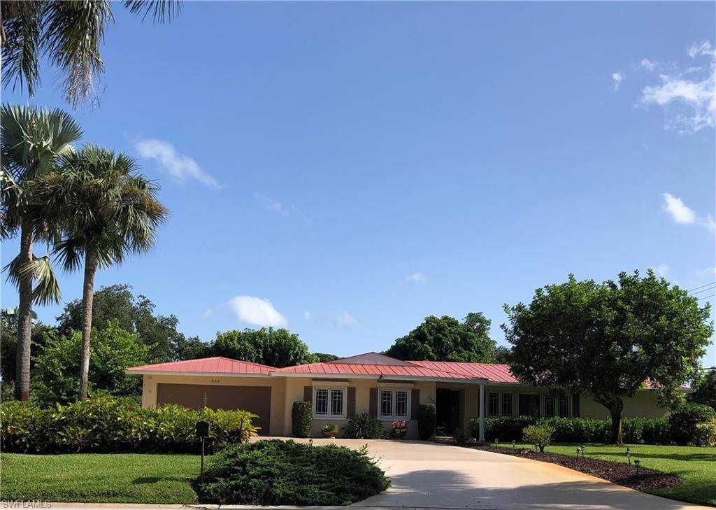 803 Banyan Blvd - Photo 1