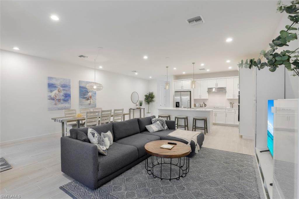 13021 Pembroke Dr - Photo 1