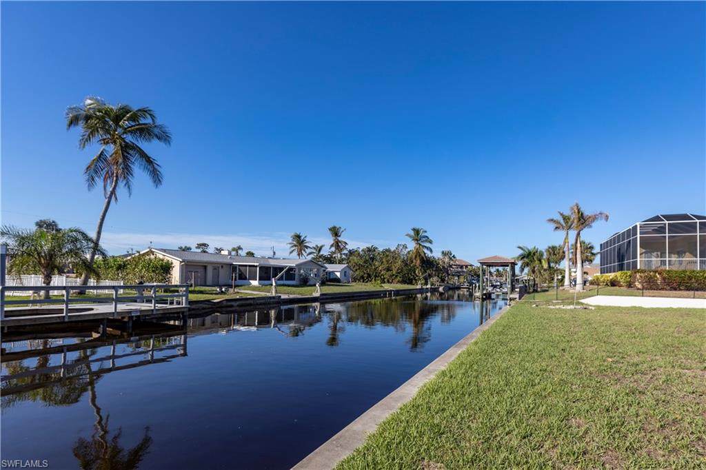 4817 Tarpon Ave - Photo 1