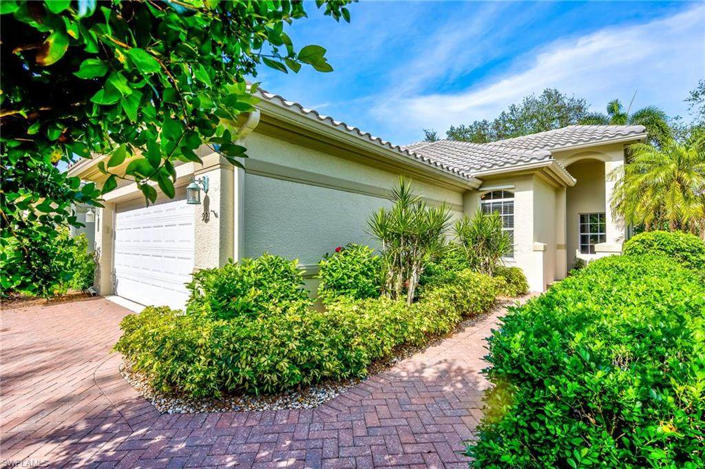 921 Vistana Cir - Photo 1
