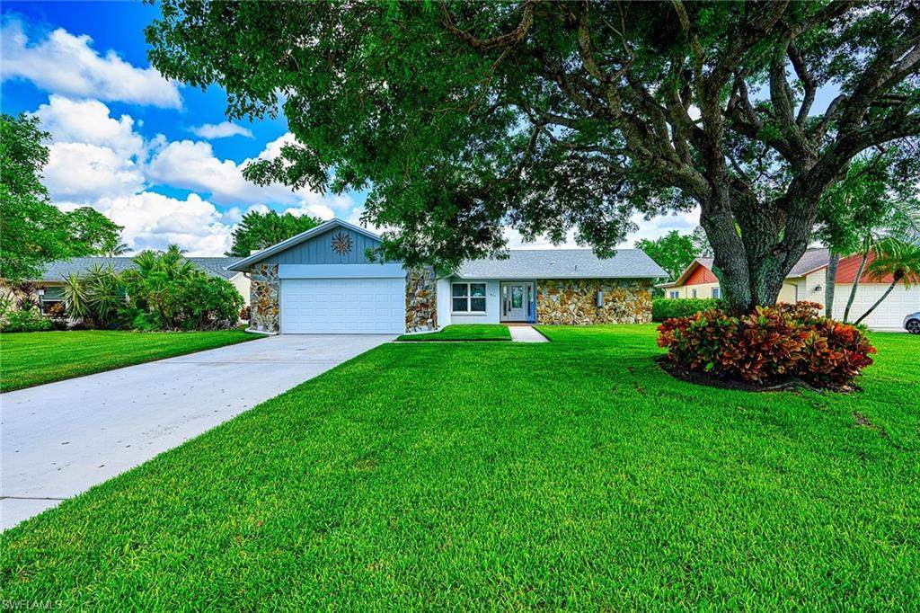 425 Pine Lake Dr - Photo 1