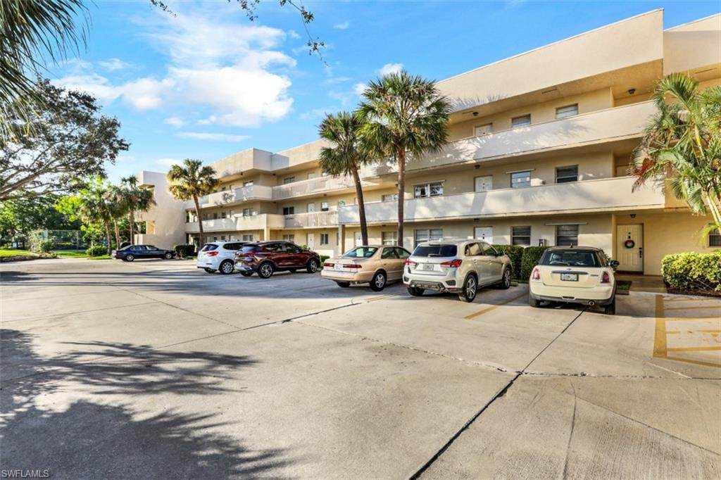 501 Forest Lakes Blvd - Photo 1