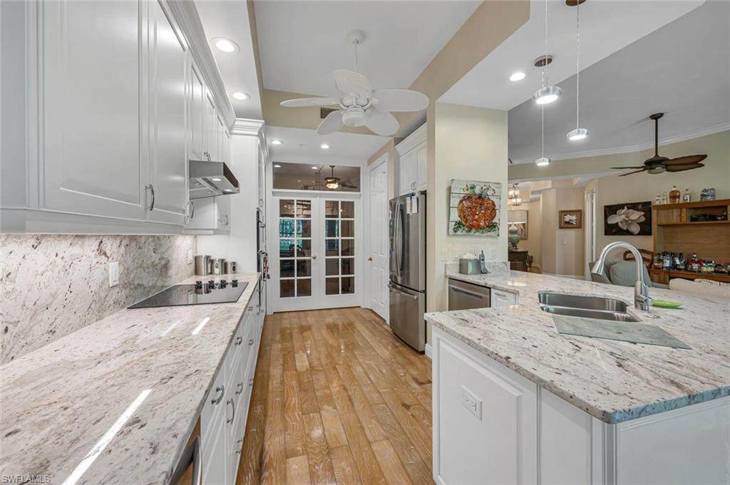 705 10th St - Photo 1