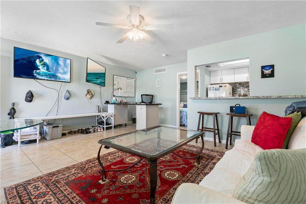 1047 Hartley Ave - Photo 1