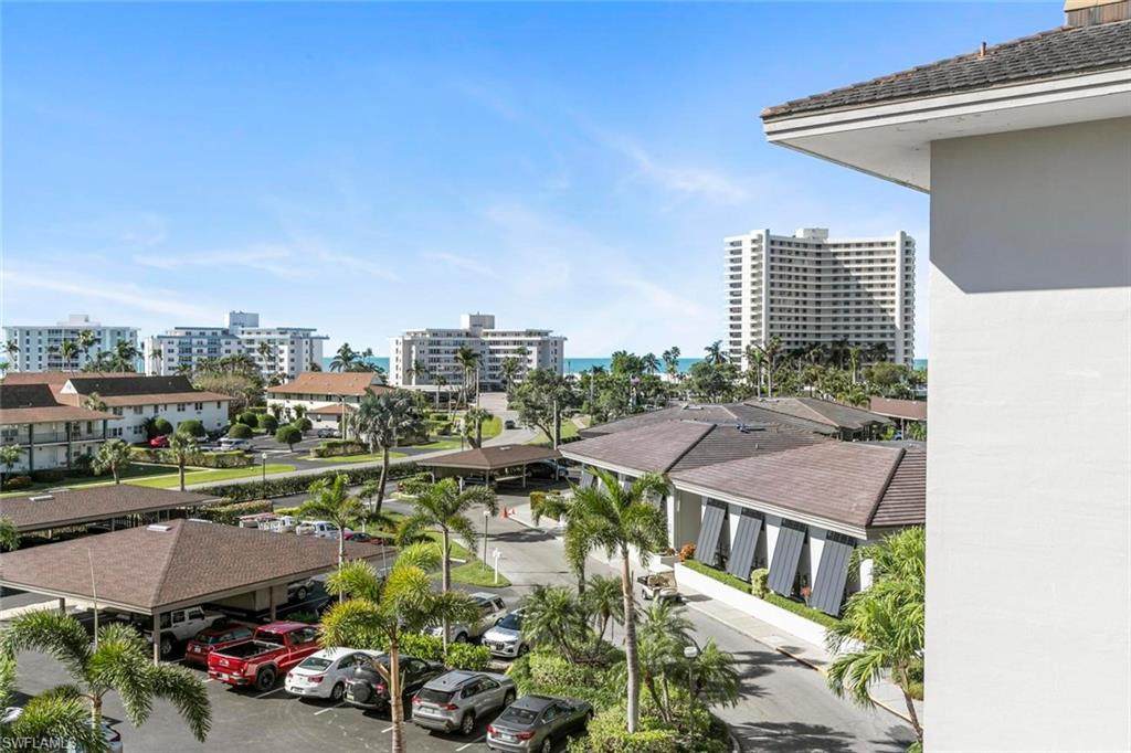 693 Seaview Ct - Photo 1