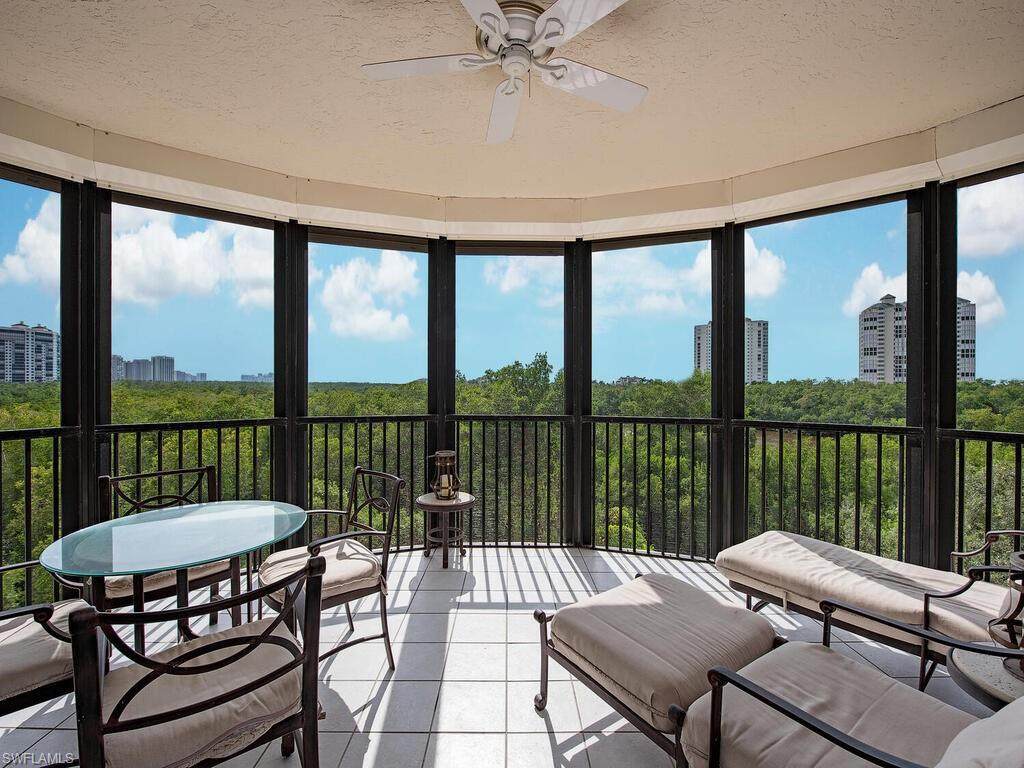 8990 Bay Colony Dr 302, Naples, FL 34108 (223084637) Southwest