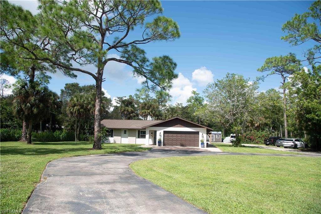 5975 Green Blvd, Naples, FL 34116 (223088468) Southwest Florida R.E