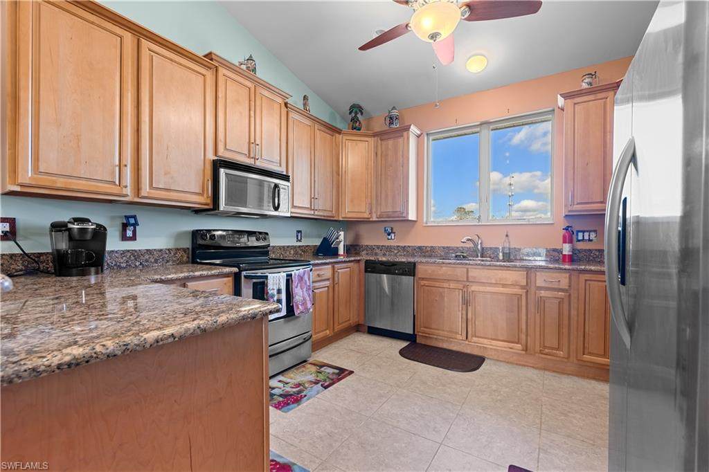 301 Copeland Ave - Photo 1