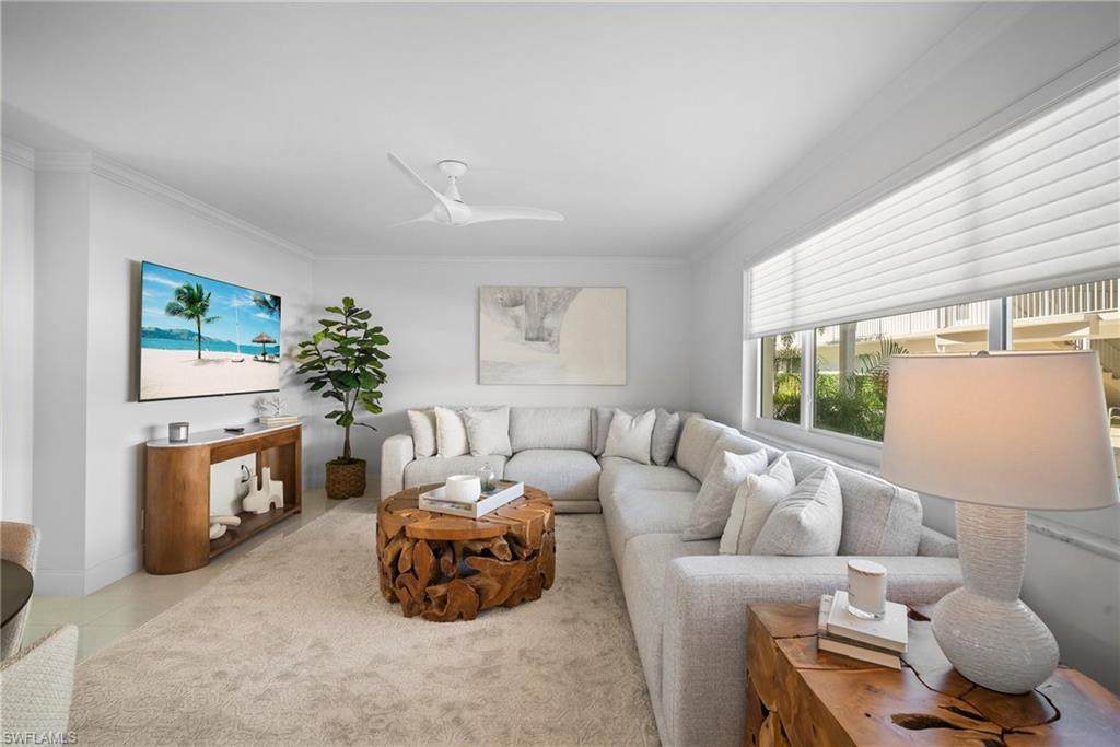 564 Broad Ave - Photo 1