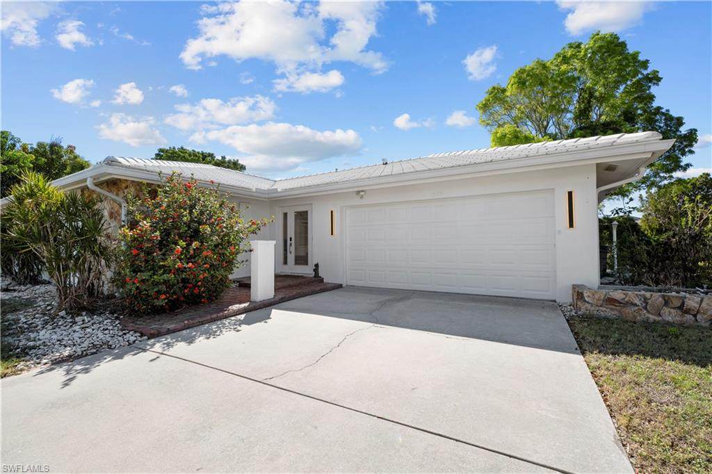 1515 Manchester Blvd - Photo 1