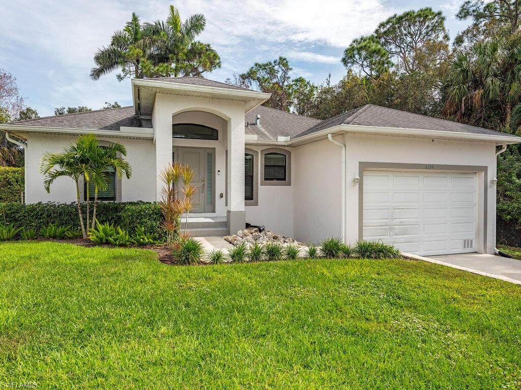 1334 Center Ln - Photo 1