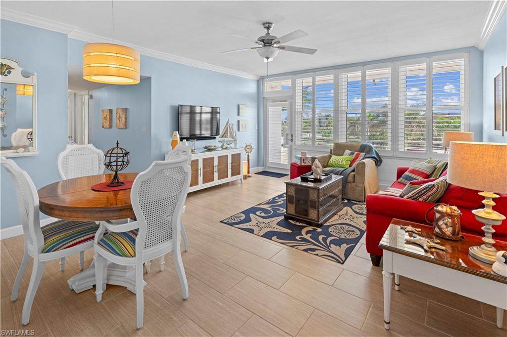 240 Seaview Ct - Photo 1