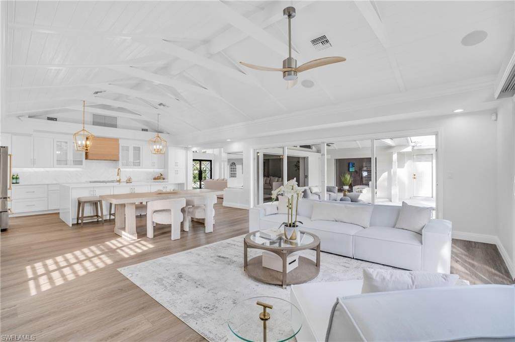 645 Park Shore Dr - Photo 1
