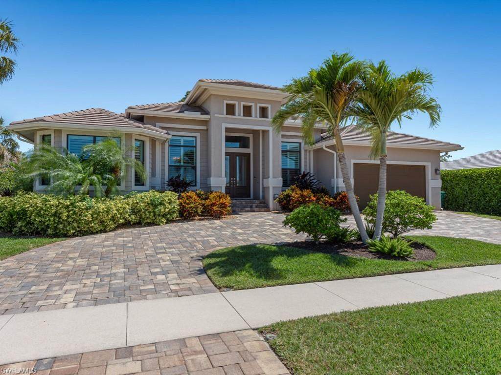 811 Manor Ter - Photo 1
