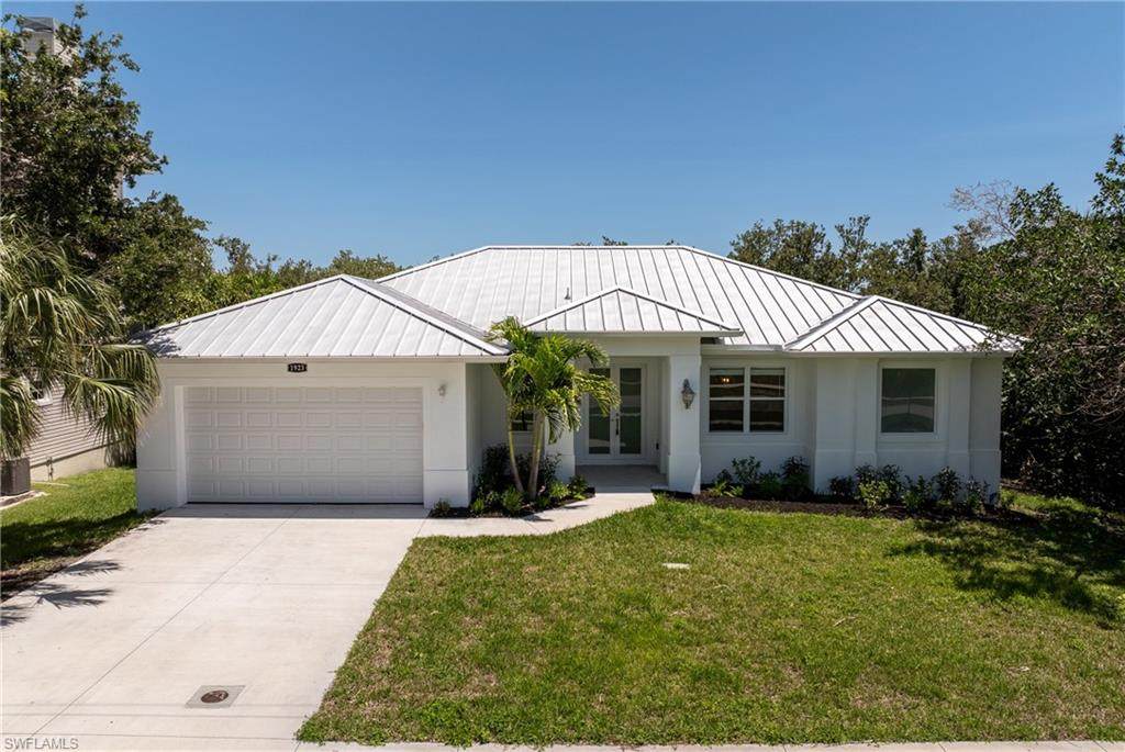 1923 Sheffield Ave - Photo 1