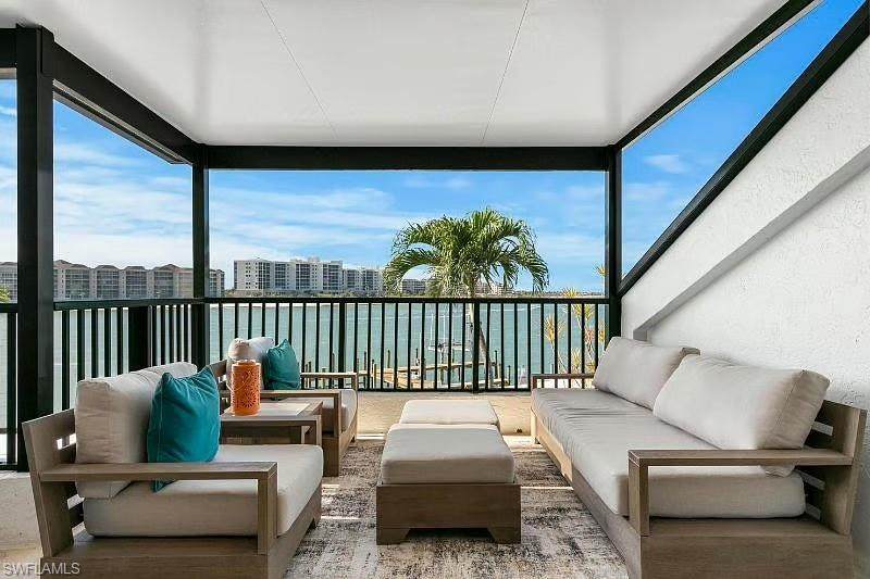 310 La Peninsula Blvd - Photo 1