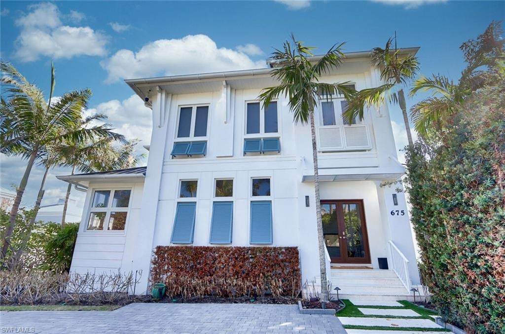 675 2nd St - Photo 1