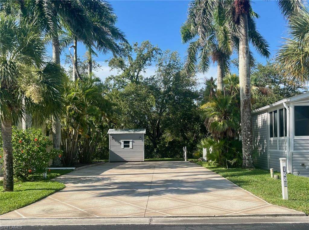 1558 Diamond Lake Cir - Photo 1