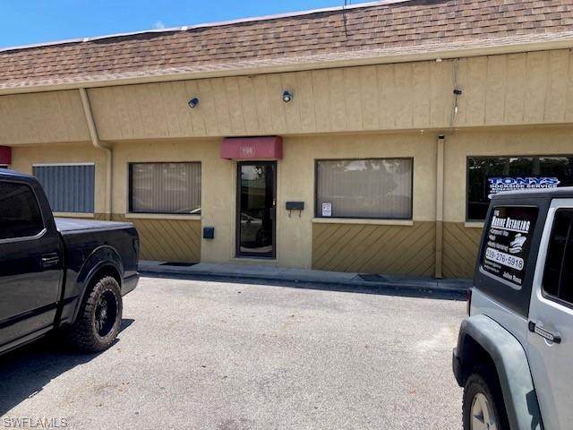 960 Chalmer Dr - Photo 1