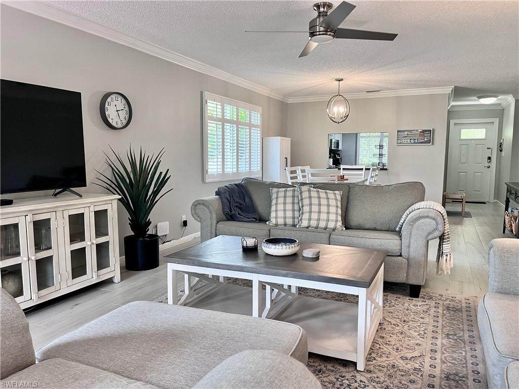 34 Glades Blvd - Photo 1