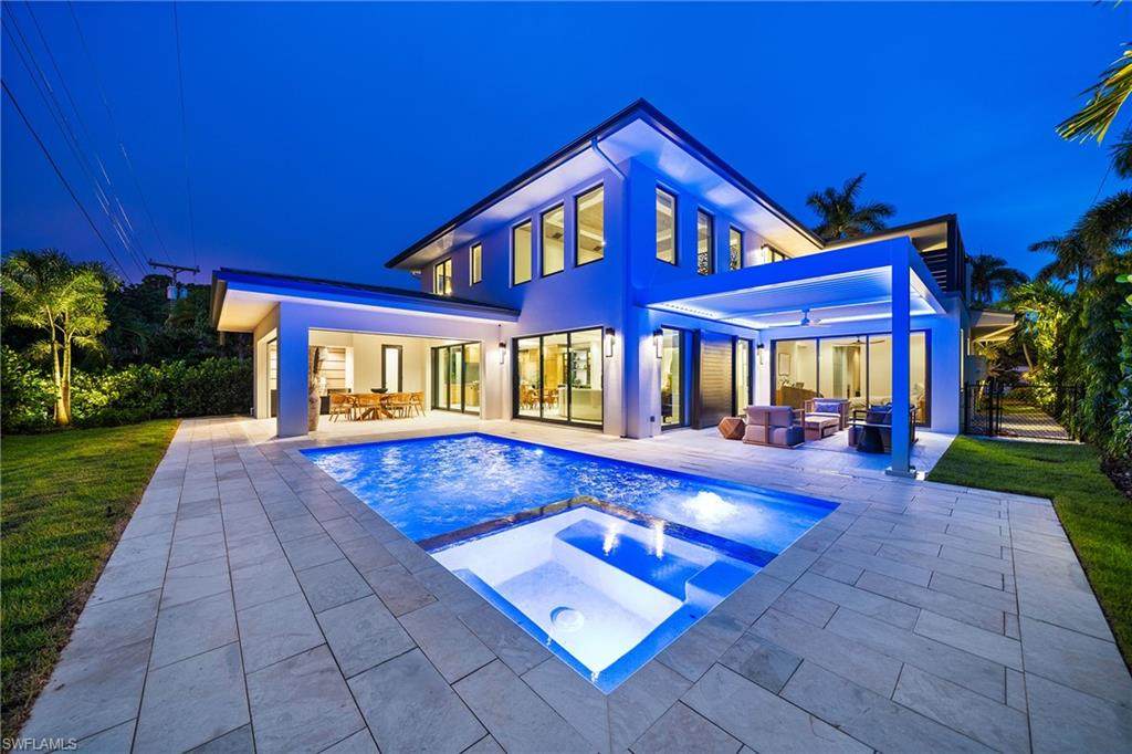 https://bt-photos.global.ssl.fastly.net/naples/orig_boomver_1_225063288-2.jpg