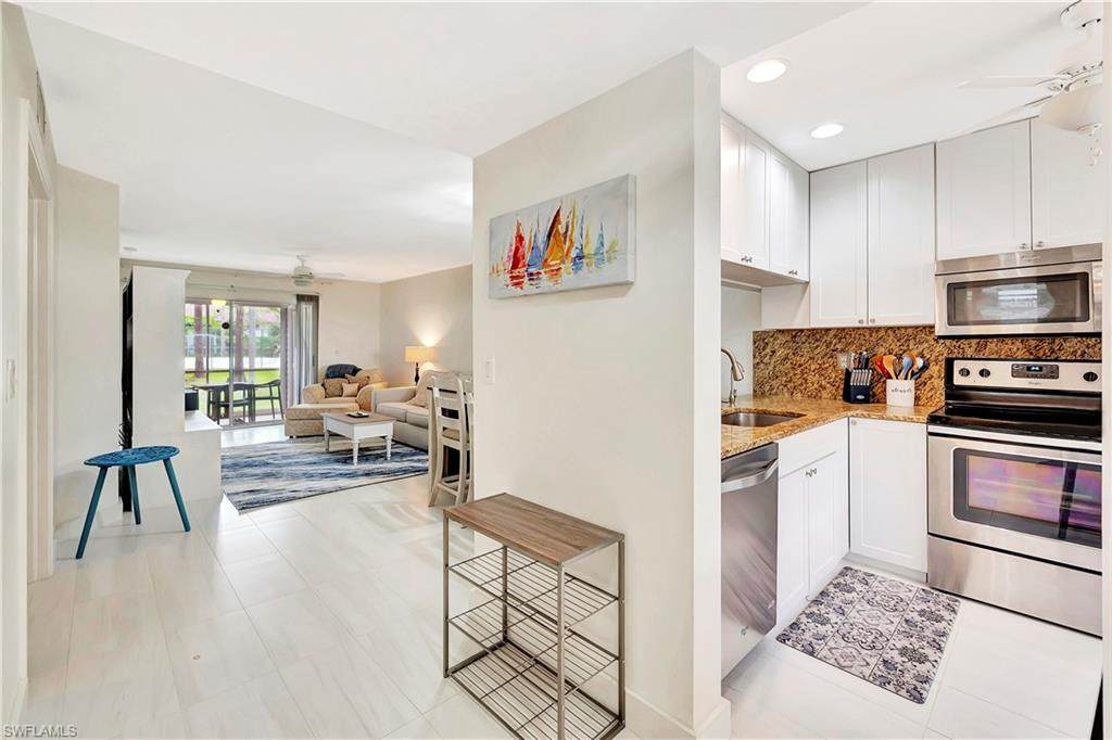 1925 Courtyard Way - Photo 1