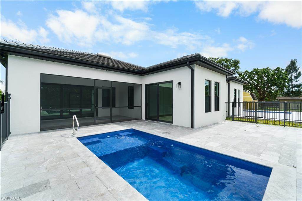 833 91st Ave - Photo 1