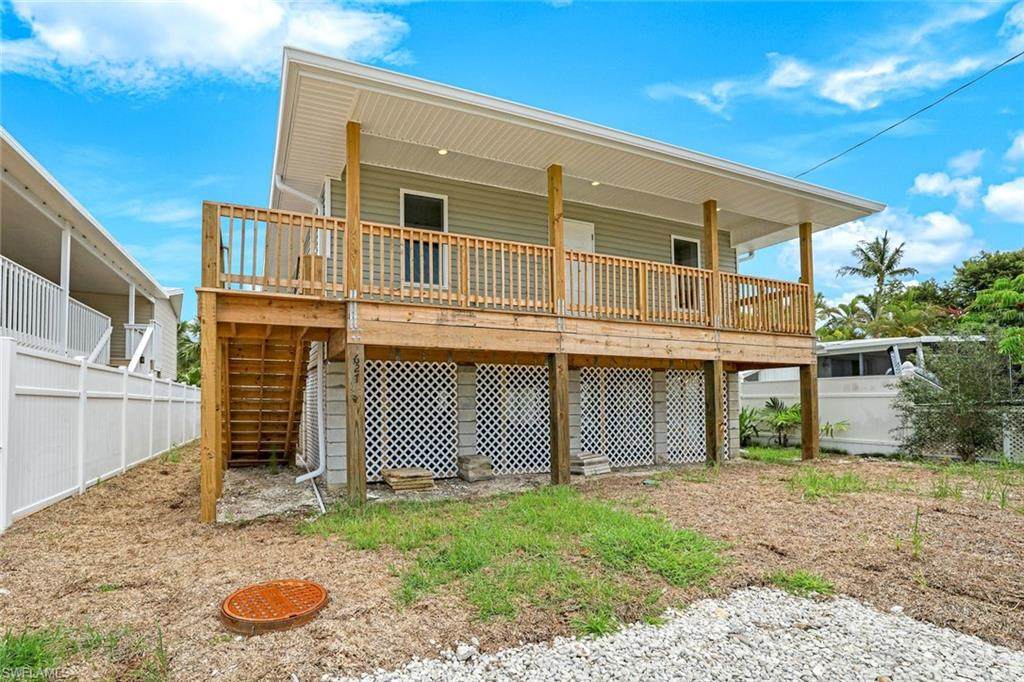 627 Palm Ave - Photo 1