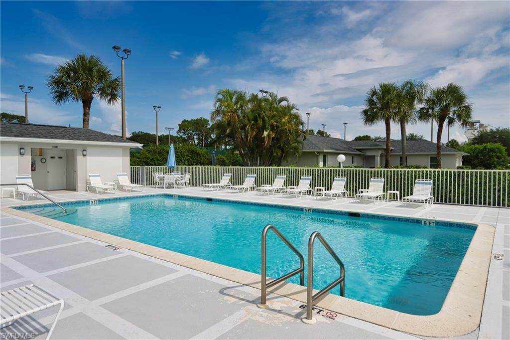 1310 Charleston Square Dr - Photo 1