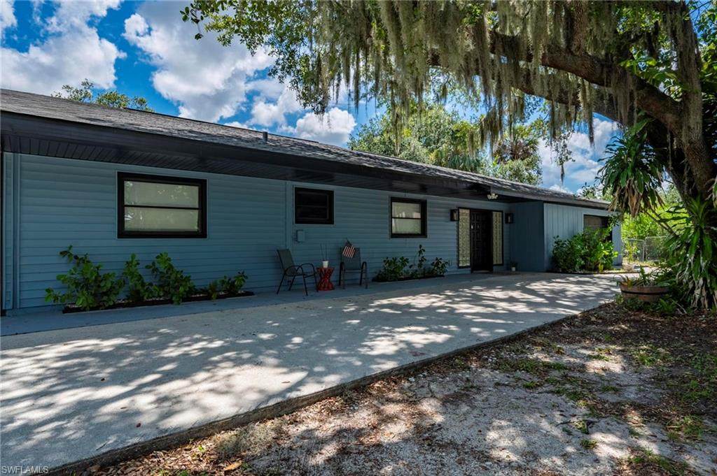 5700 Oakview Ln - Photo 1