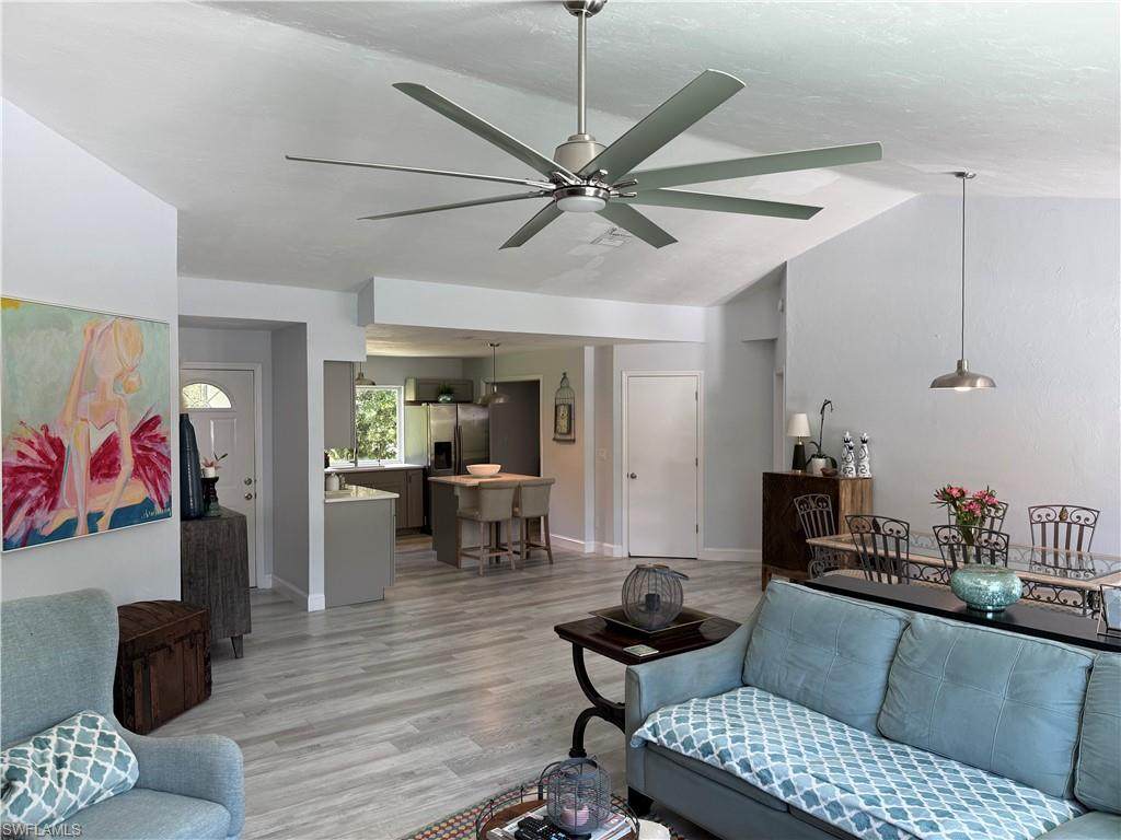 310 14th St - Photo 1