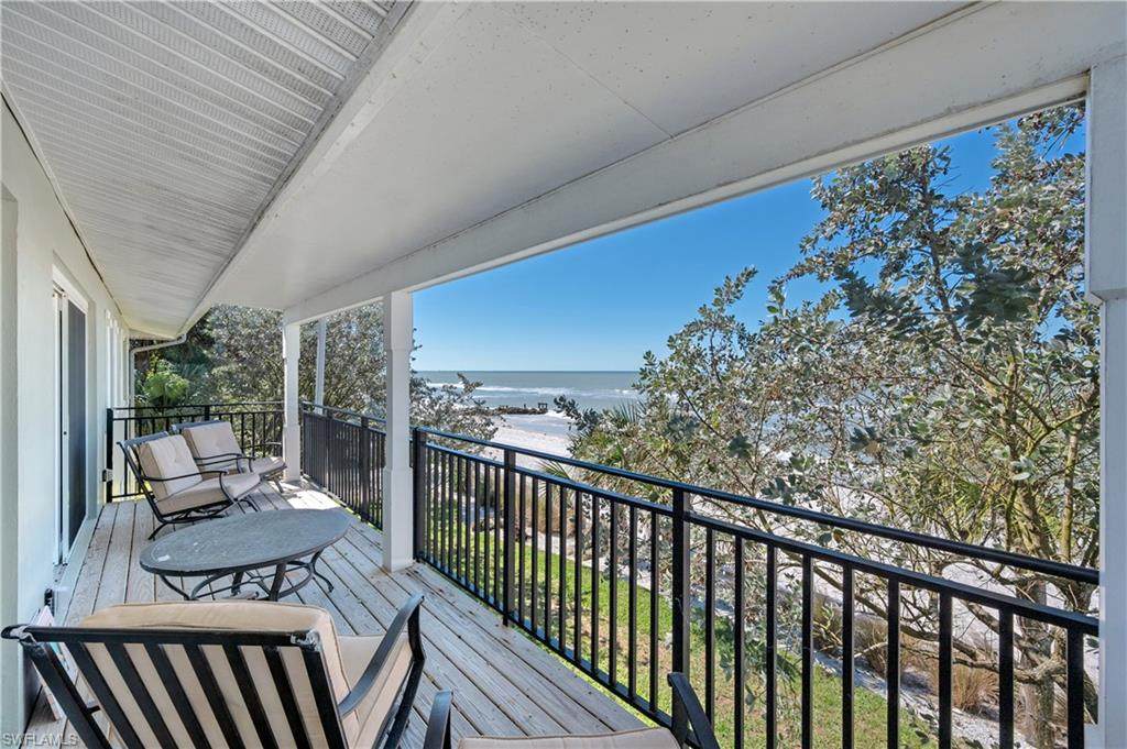 1065 Gulf Shore Blvd - Photo 1