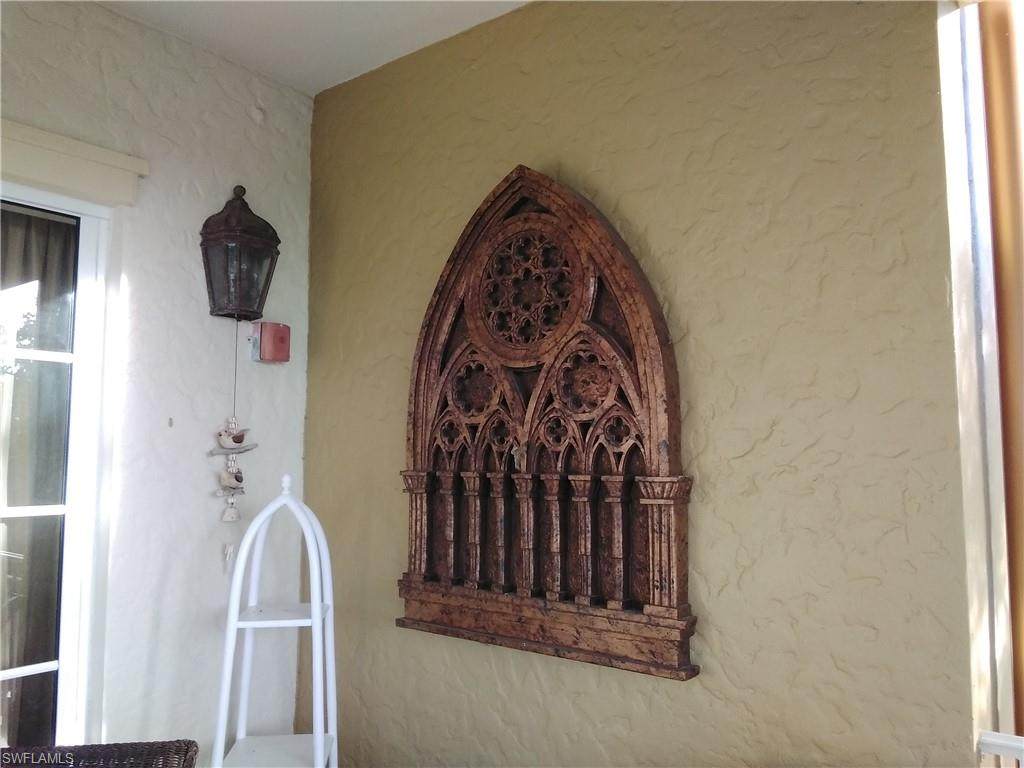 5068 Annunciation Cir - Photo 1